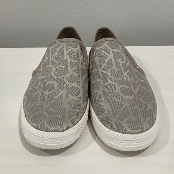 Calvin Klein Jeans Marren Jacquard Logo Patent Cement Slip On Sneakers Size 8.5 - Picture 3 of 13